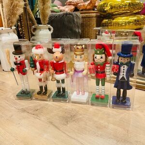 NIB Set of 6 8” Christmas Wooden Hand Painted Nutcracker Decor